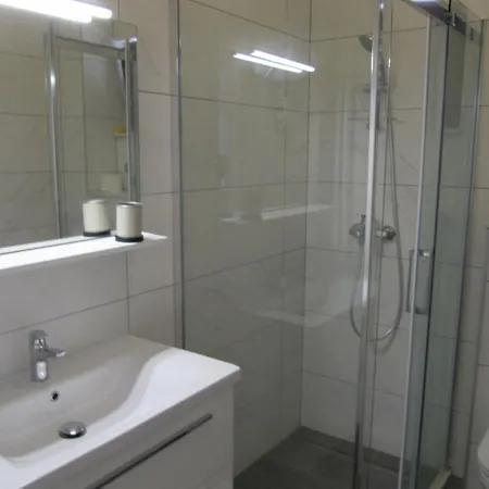 Guest house Falcon 3*