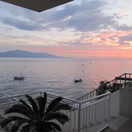 Guest house Falcon 3*